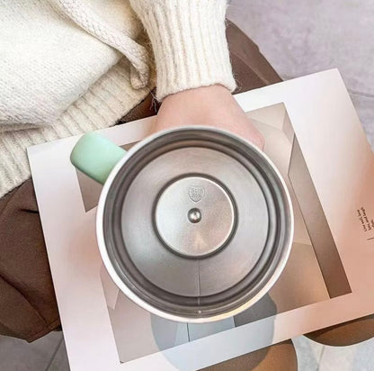 Caneca Térmica Inteligente com Design Moderno