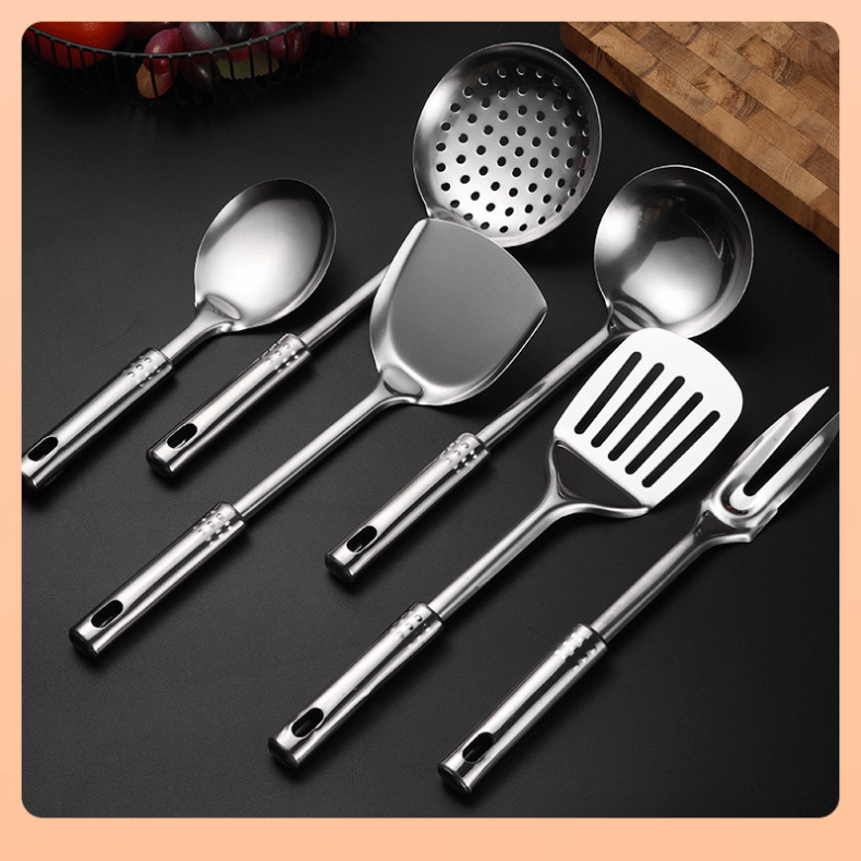 Jogo de Panelas Antiaderentes em Inox com Utensílios