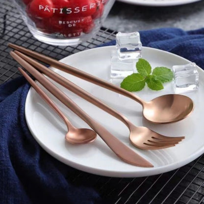 Conjunto de Talheres Dourados em Aço Inoxidável com 24 Peças