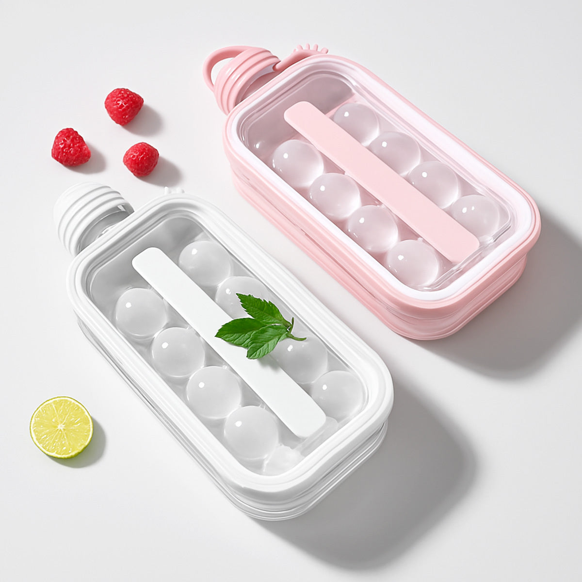 Garrafa para Bebidas com Esfera de Gelo em Silicone