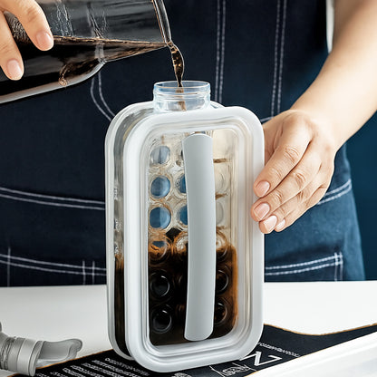 Garrafa para Bebidas com Esfera de Gelo em Silicone